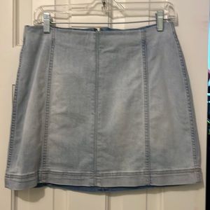 Jean skirt with zipper